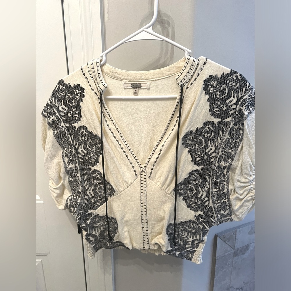 Gimmicks by BKE dolman cropped top